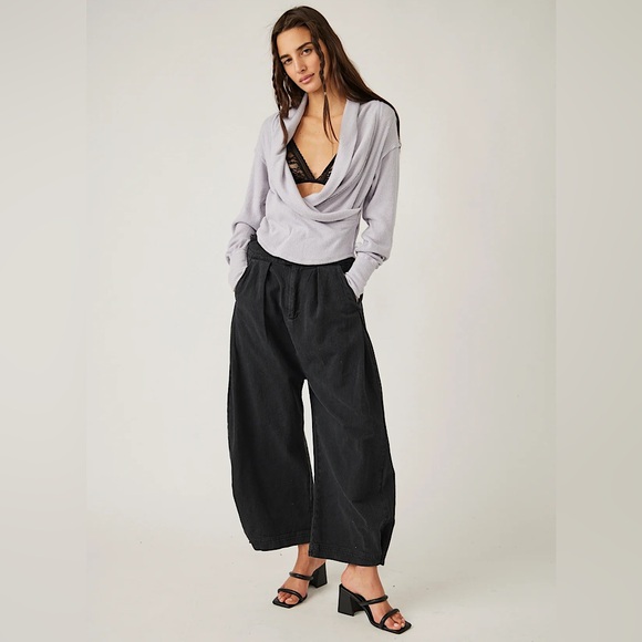 NEW Free People We The Free Hold Me
Close Pullover - Picture 7 of 16